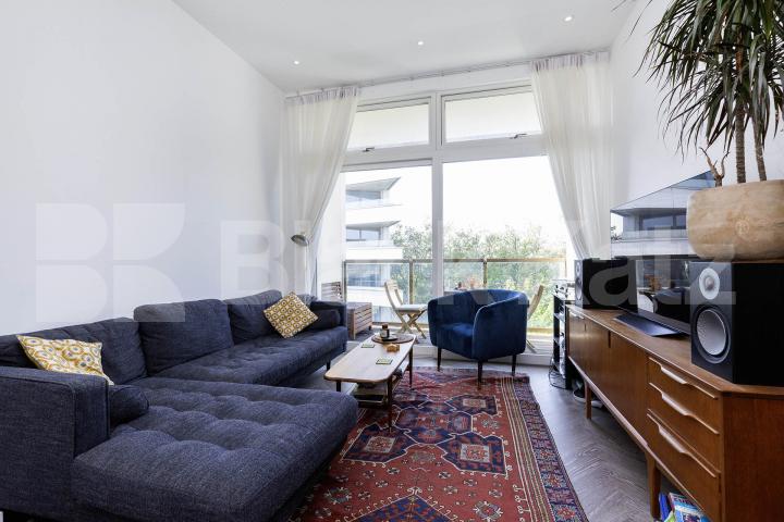New Development 2 bed 2 bath with large balcony close to kings cross Market Road, Caledonian Road